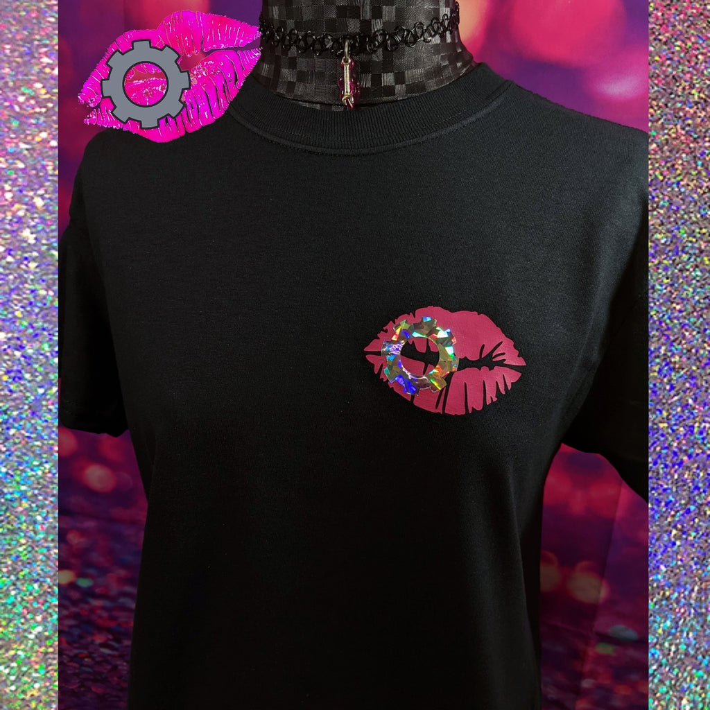 KISS LIPS GEAR POCKET "AREA" BLACK SHORT SLEEVE UNISEX FIT T SHIRT